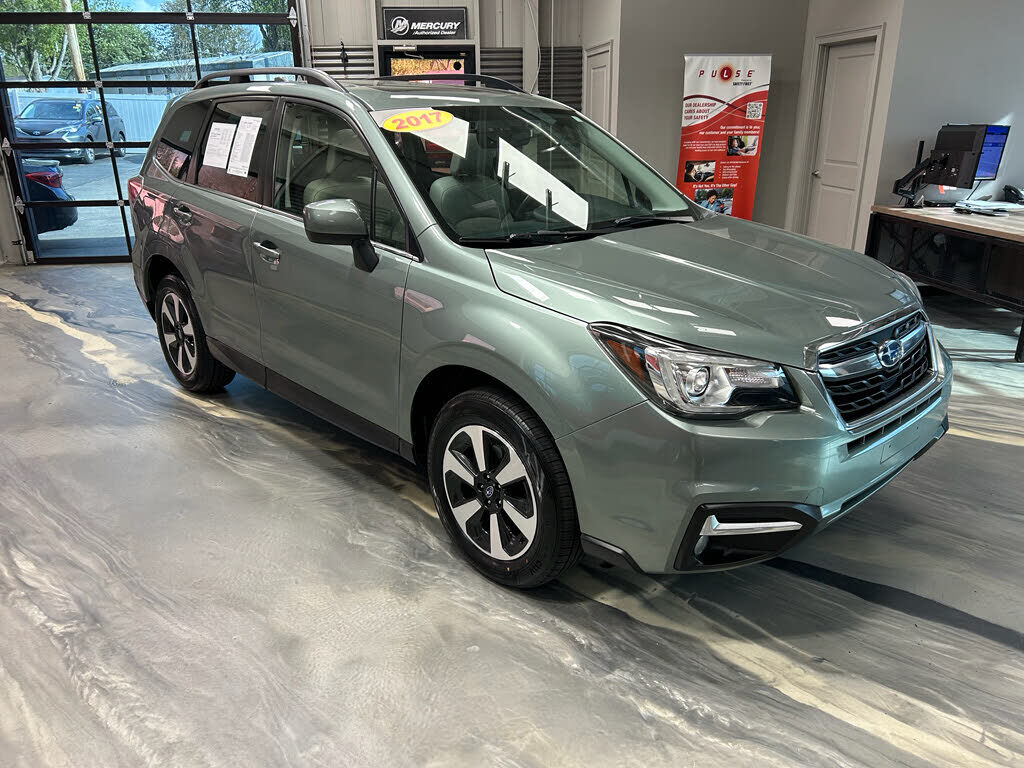 2017 SUBARU Forester