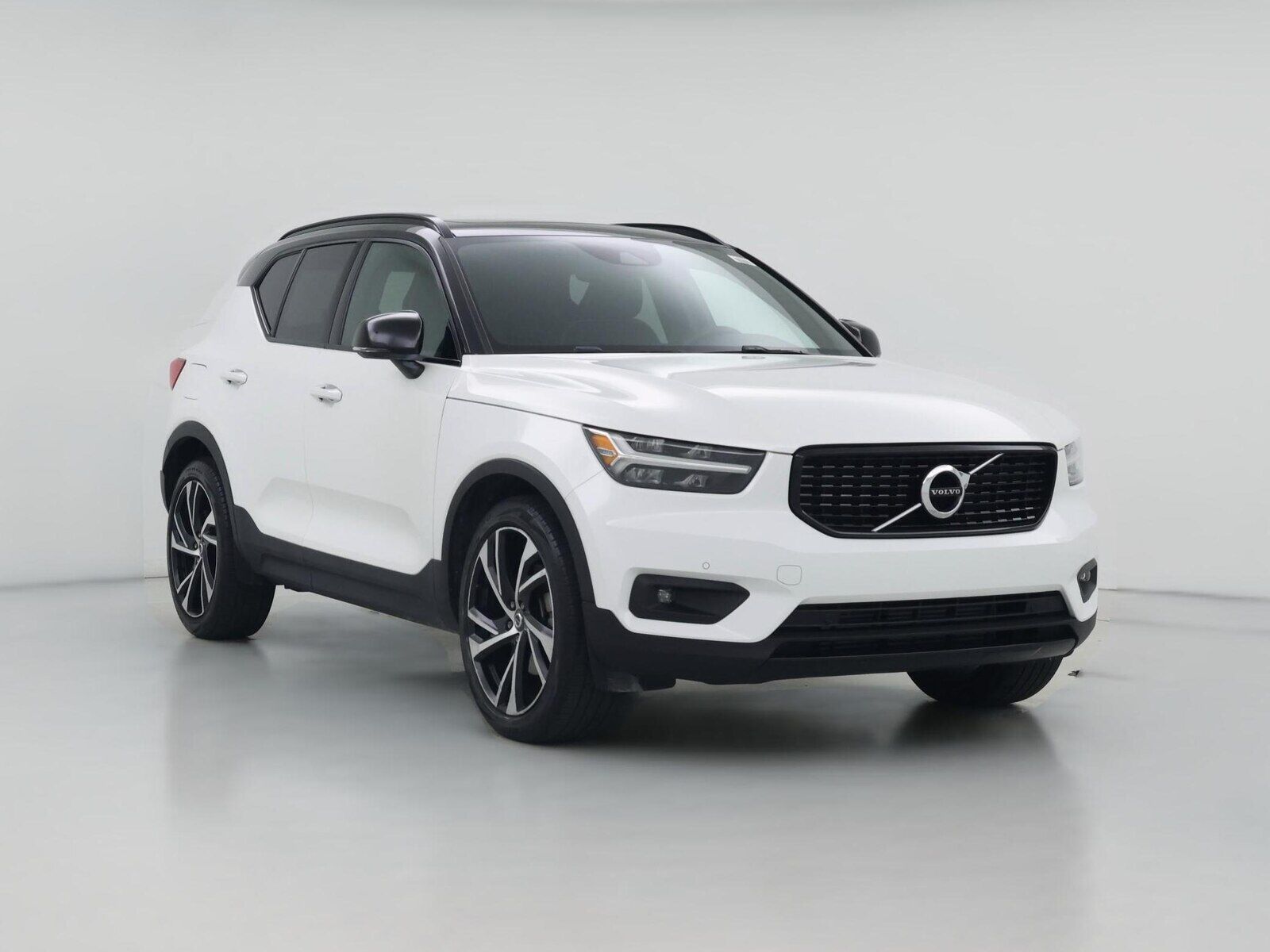 2021 VOLVO XC40