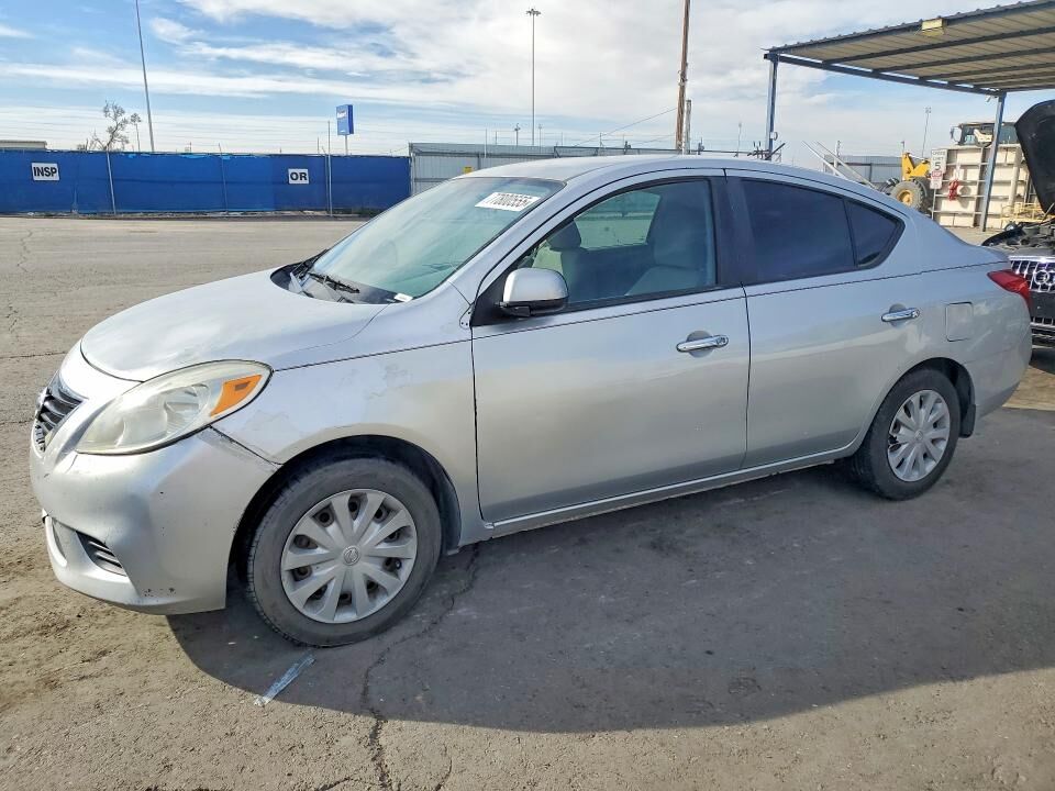 2012 NISSAN Versa