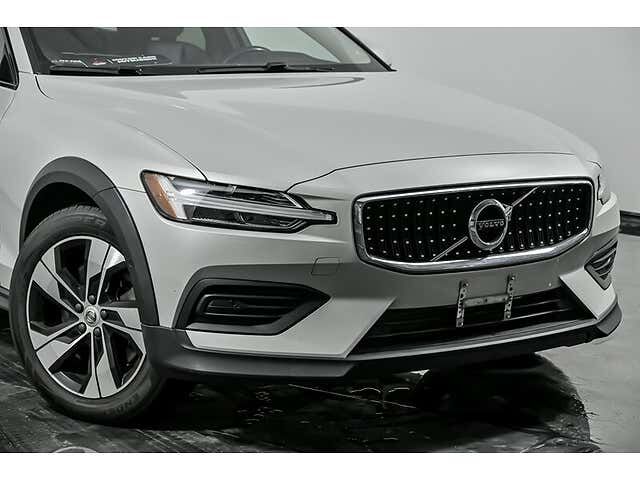 2020 VOLVO V60CC