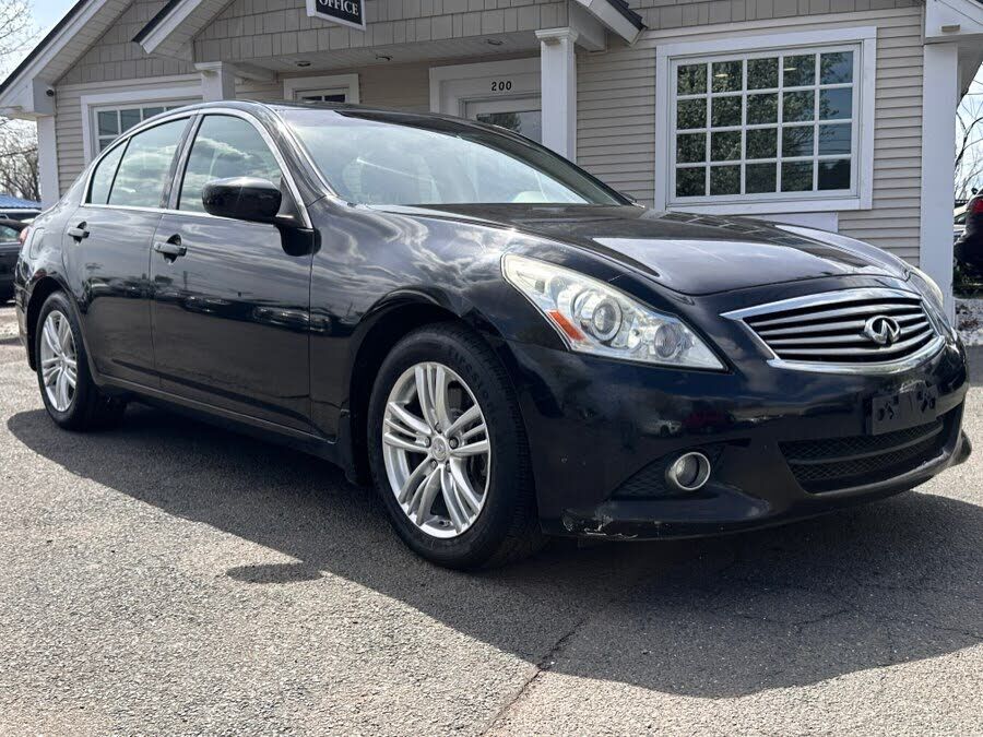 2013 INFINITI G37