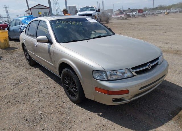 1999 NISSAN Maxima