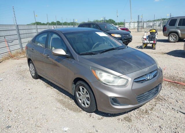 2012 HYUNDAI Accent