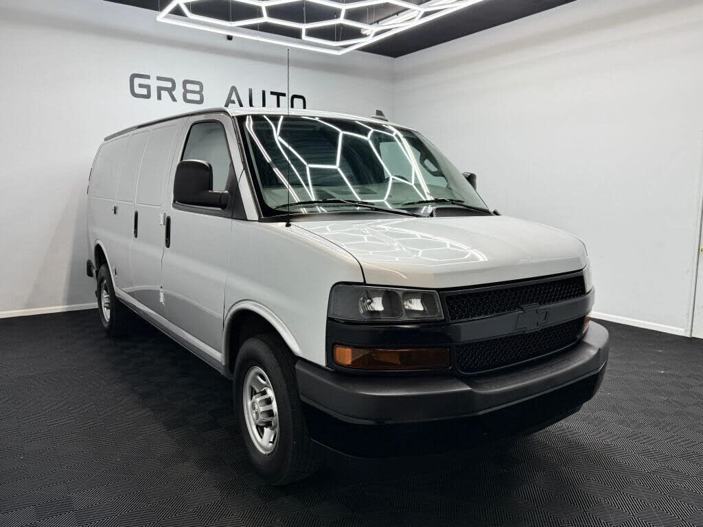 2023 CHEVROLET Express