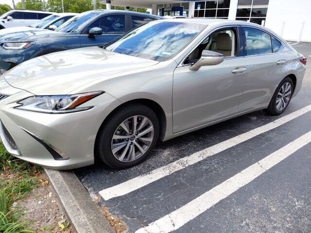 2021 LEXUS ES