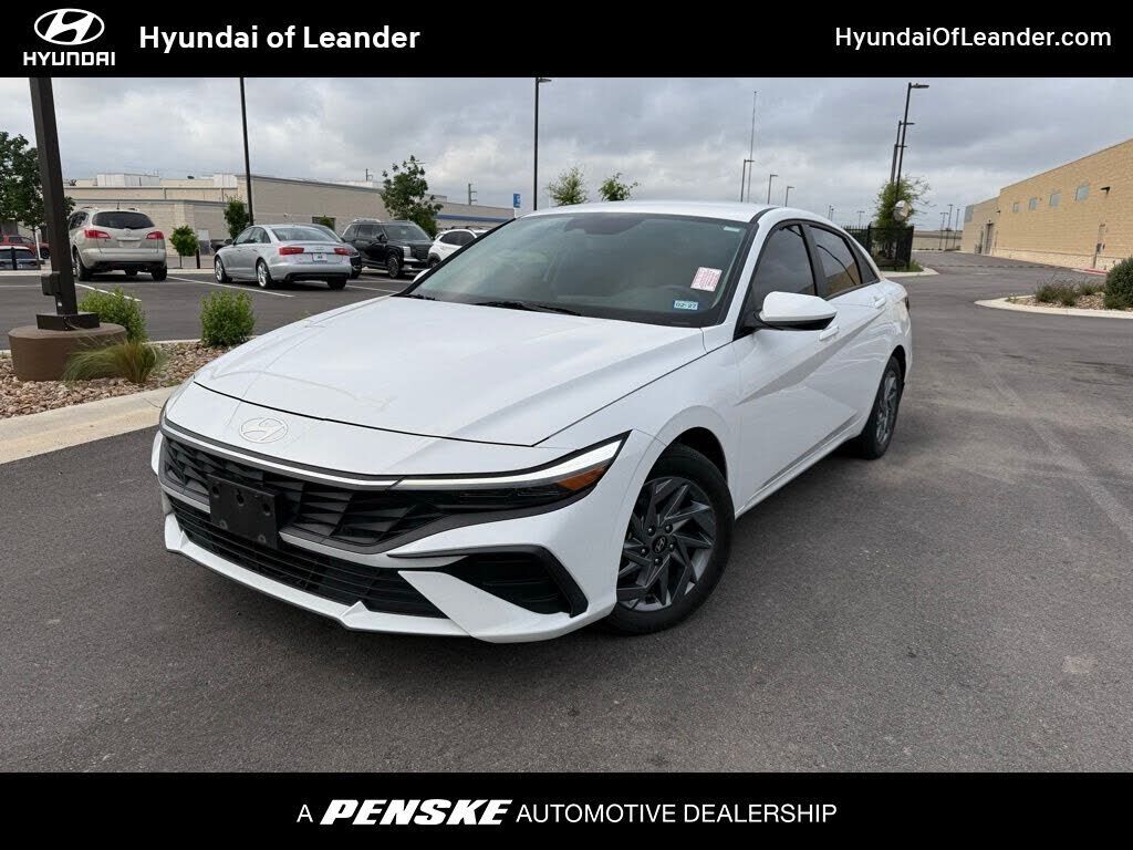 2024 HYUNDAI Elantra