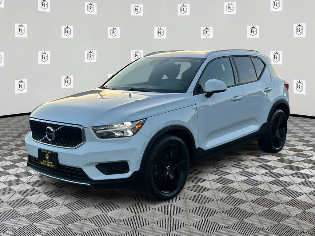 2019 VOLVO XC40