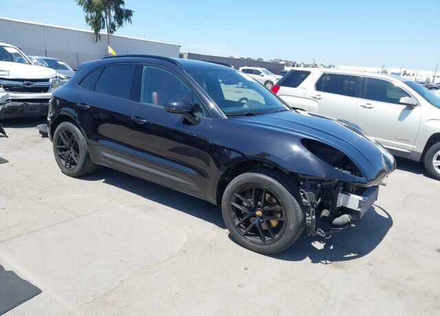 2023 PORSCHE Macan
