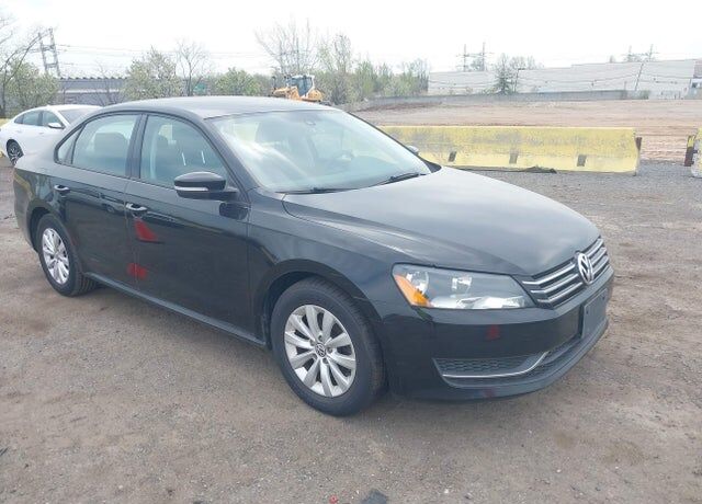 2013 VOLKSWAGEN Passat