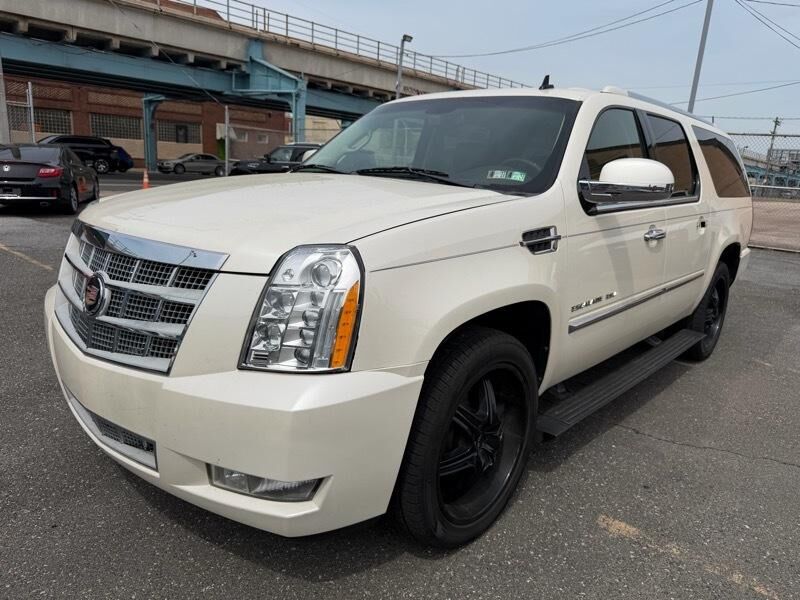 2013 CADILLAC Escalade
