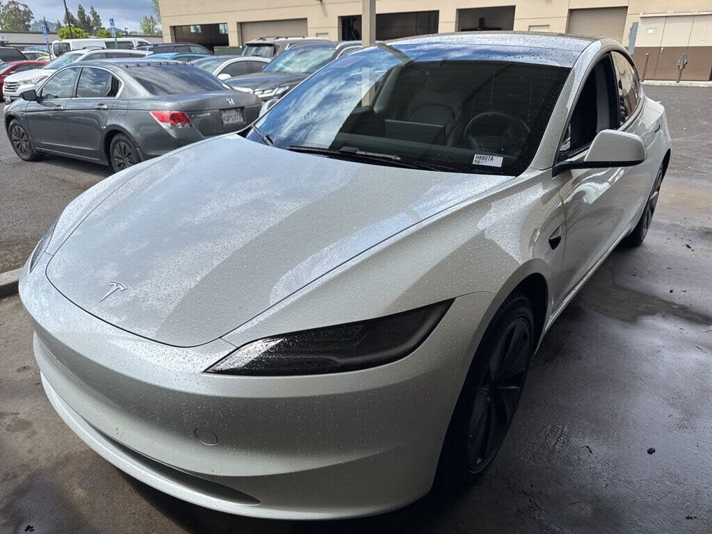 2025 TESLA Model 3