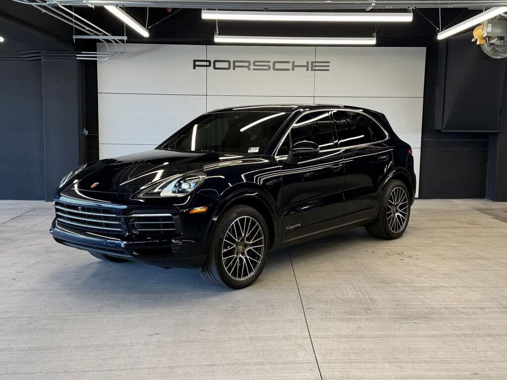 2022 PORSCHE Cayenne