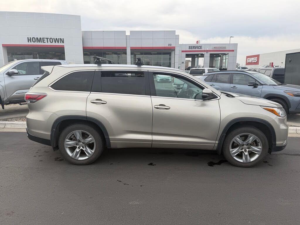 2014 TOYOTA Highlander