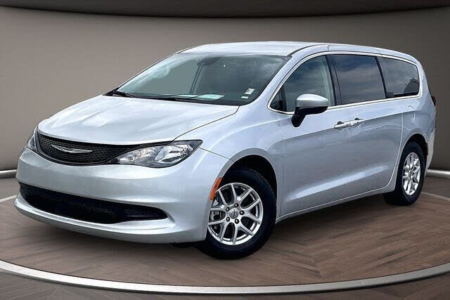 2023 CHRYSLER Voyager