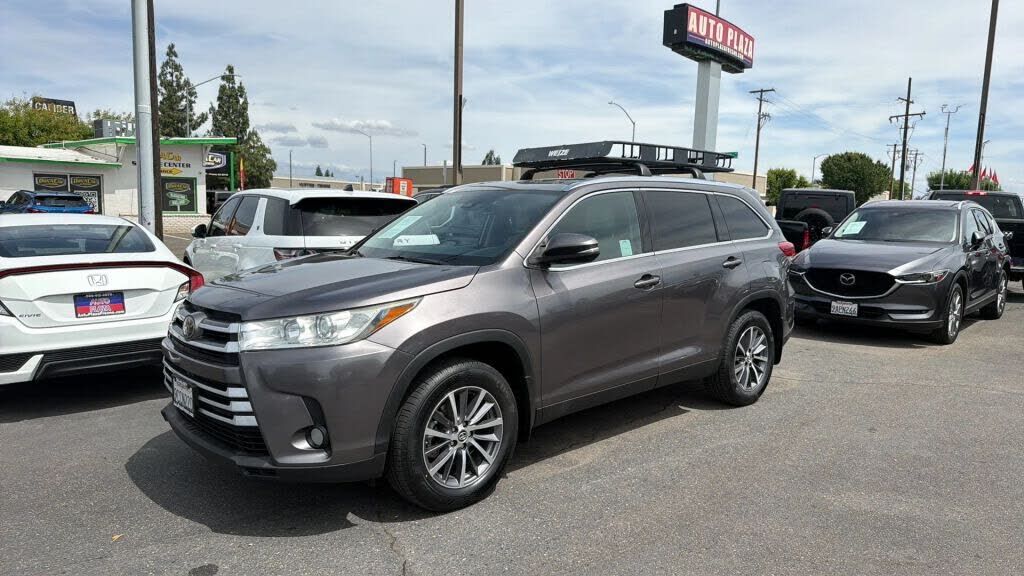 2019 TOYOTA Highlander