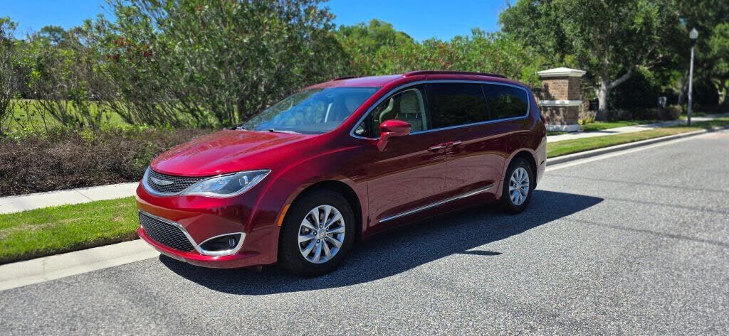 2017 CHRYSLER Pacifica