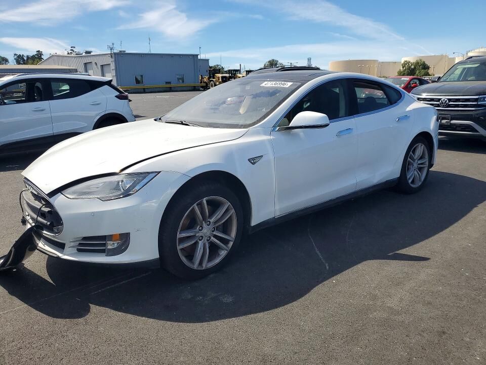 2014 TESLA Model S