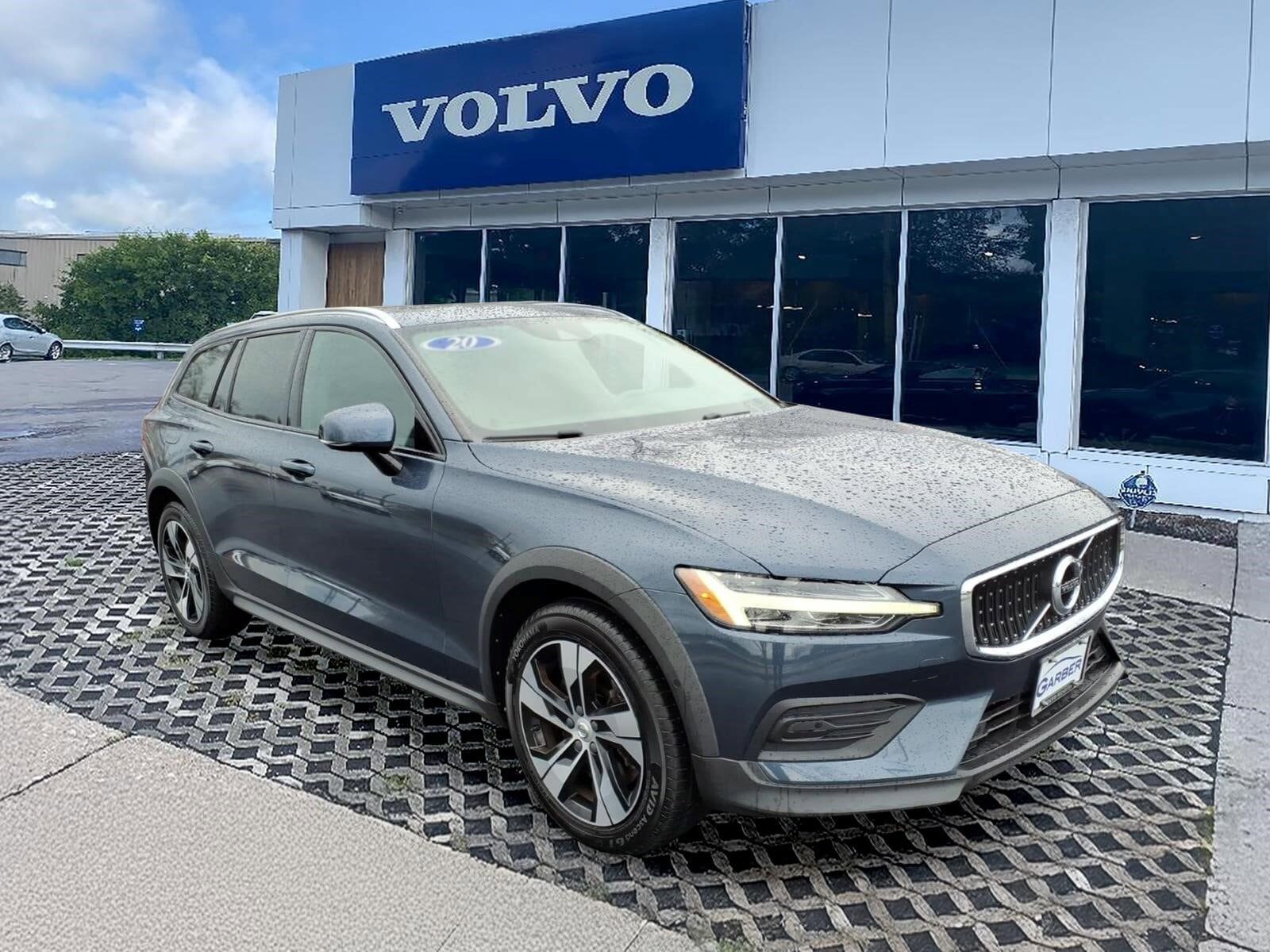 2020 VOLVO V60CC