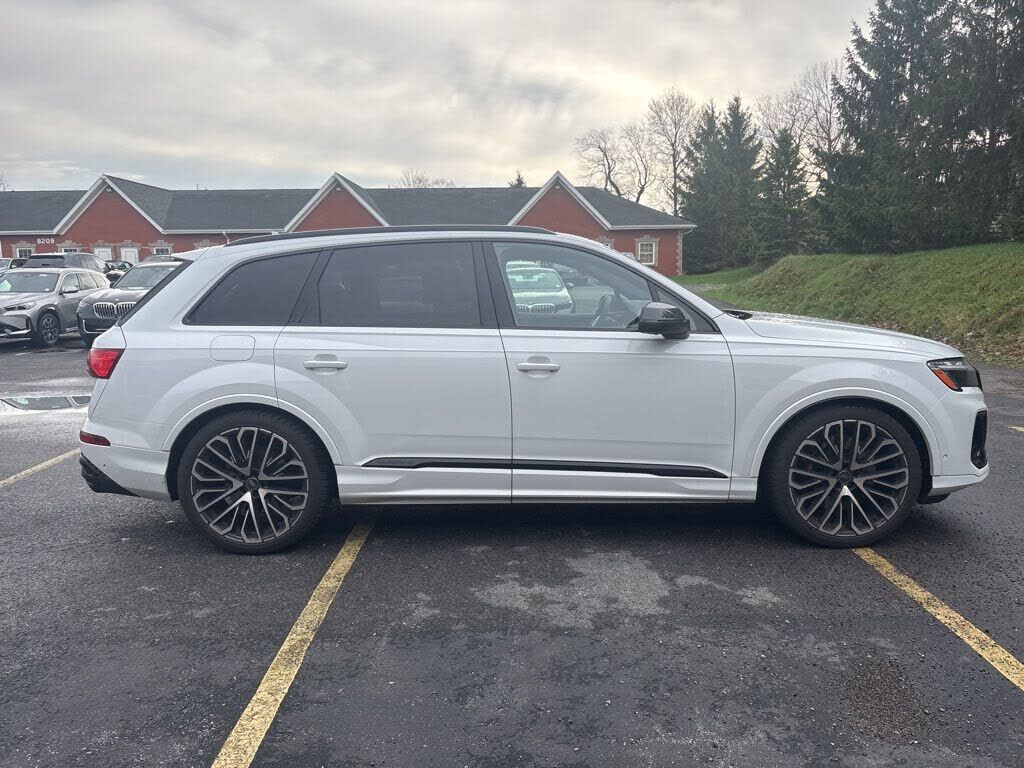 2025 Audi SQ7