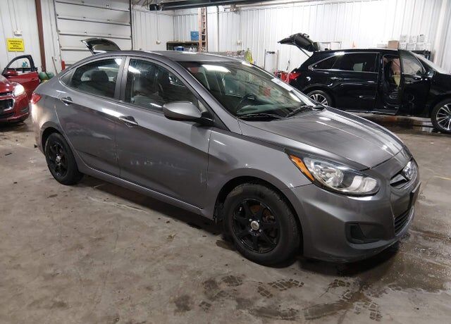 2013 HYUNDAI Accent