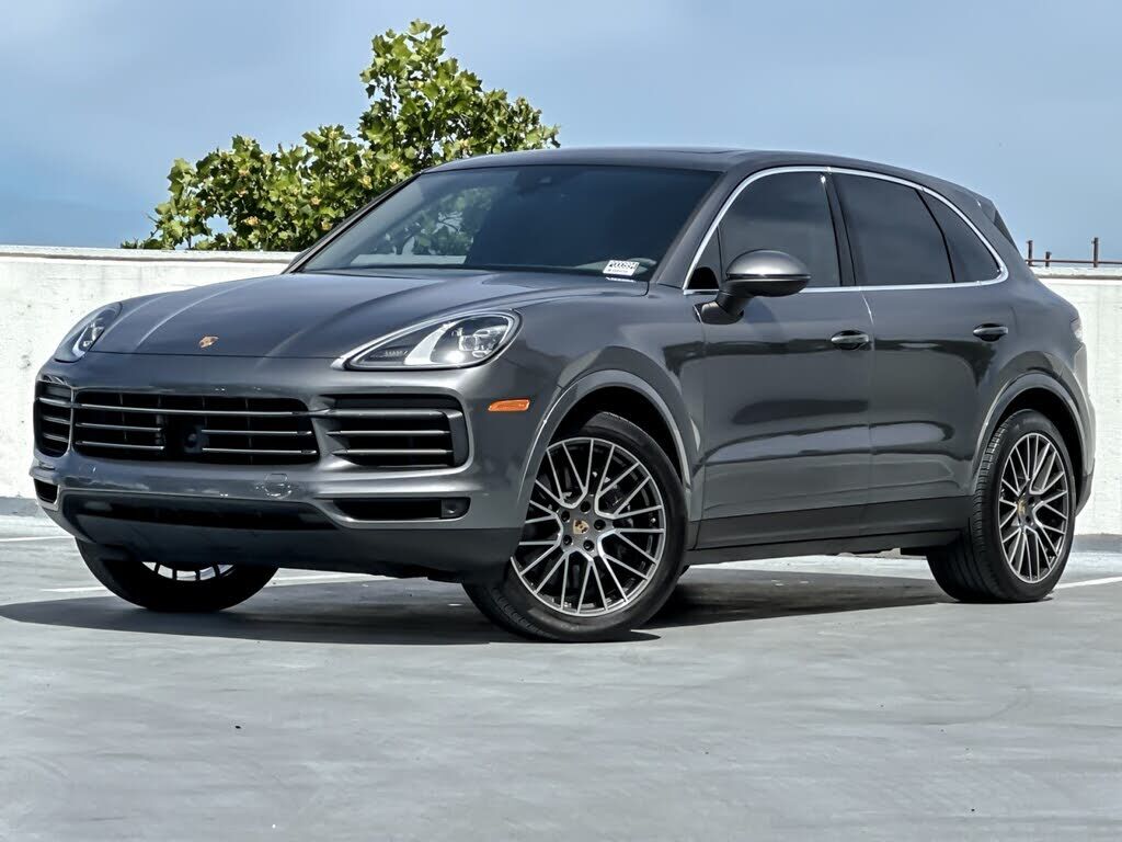 2023 PORSCHE Cayenne