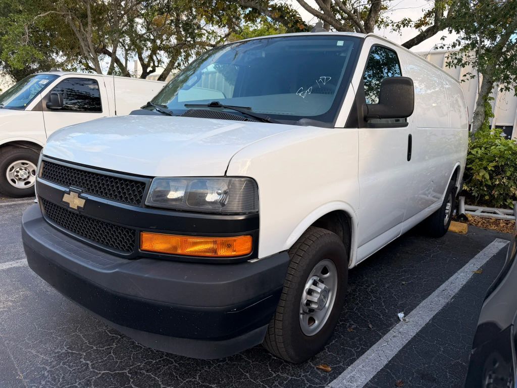 2020 CHEVROLET Express