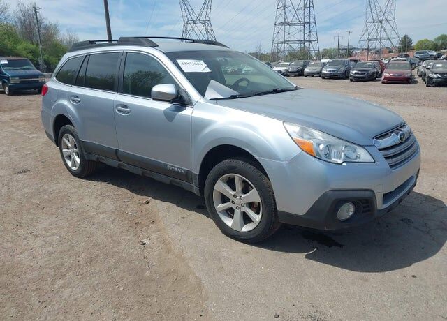 2013 SUBARU Outback