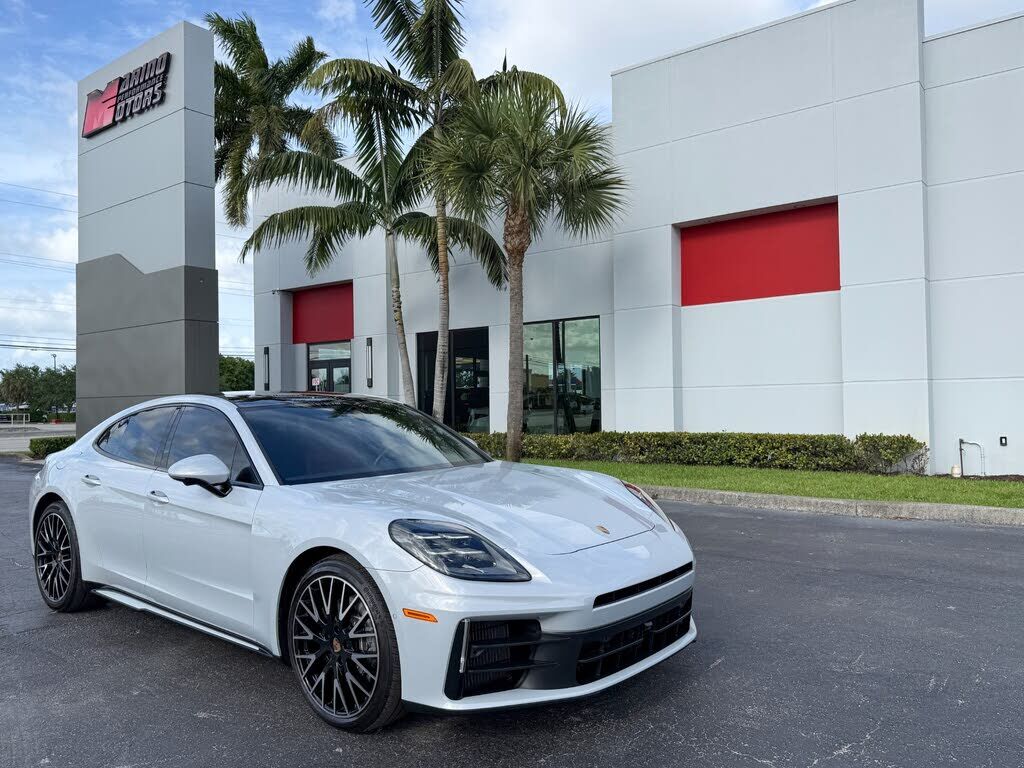 2024 PORSCHE Panamera