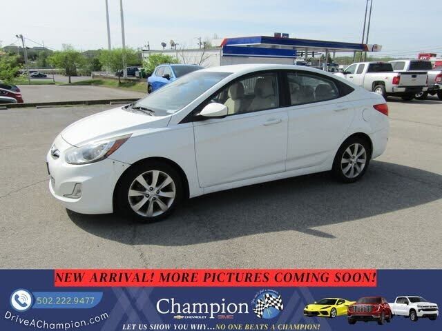 2012 HYUNDAI Accent