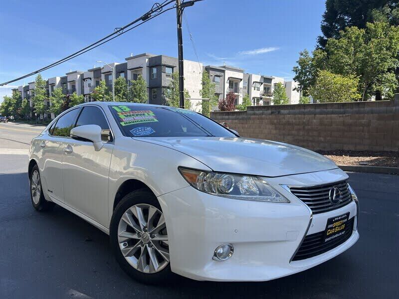 2013 LEXUS ES