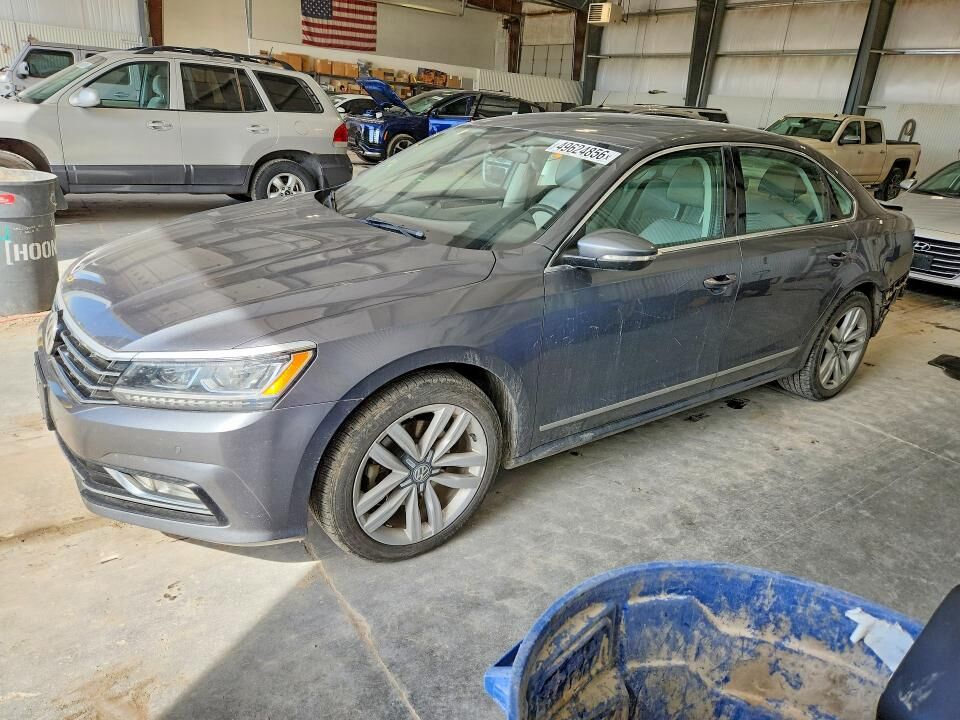 2017 VOLKSWAGEN Passat