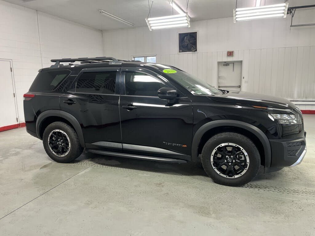 2023 NISSAN Pathfinder