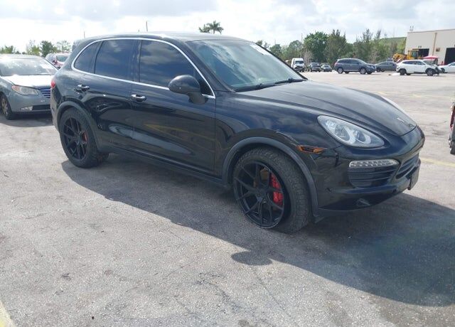 2014 PORSCHE Cayenne