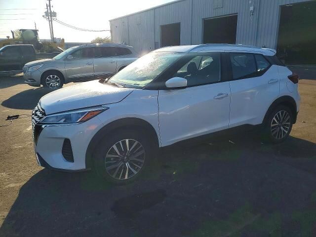2022 NISSAN Kicks