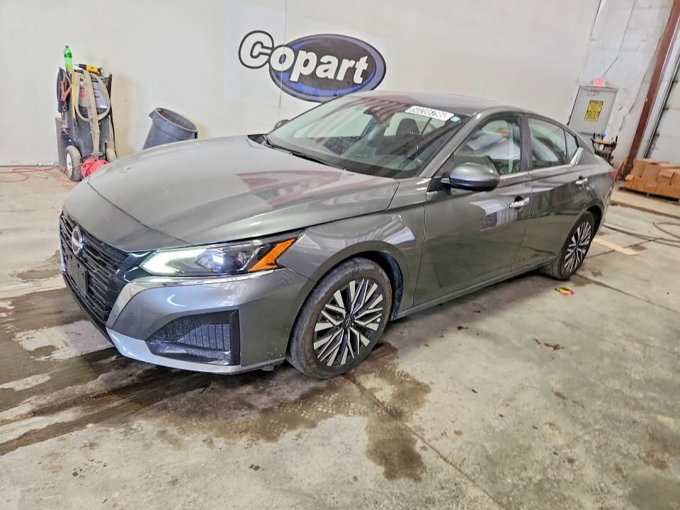 2024 NISSAN Altima