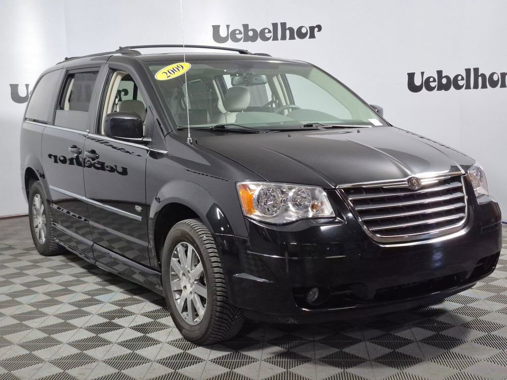 2009 CHRYSLER Town and Country