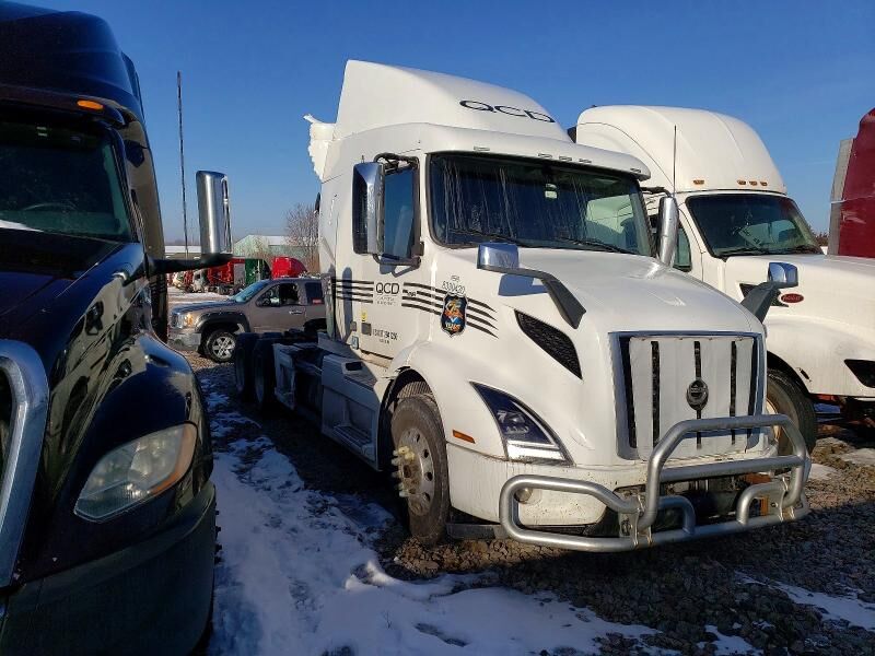 2021 VOLVO TRUCK VNR