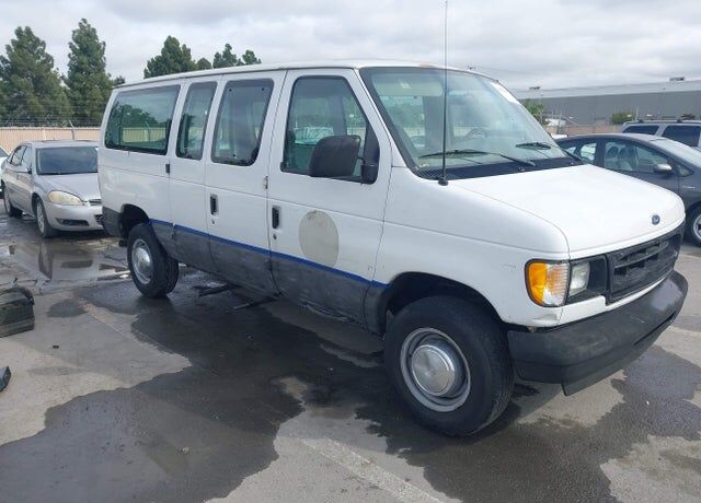 2002 FORD E-350