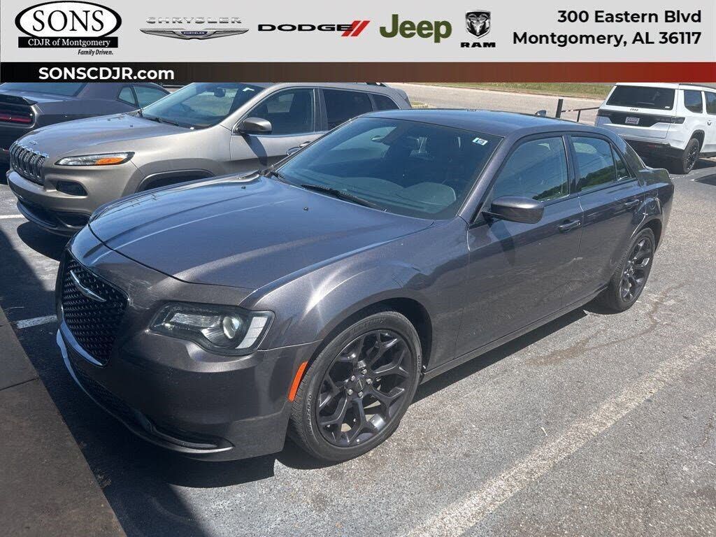 2019 CHRYSLER 300
