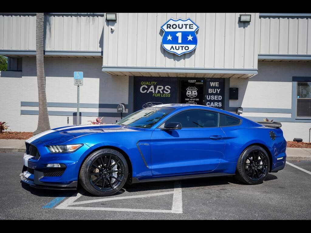 2017 FORD Mustang