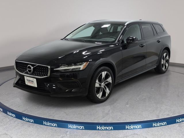 2020 VOLVO V60CC