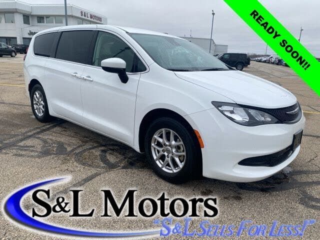 2023 CHRYSLER Voyager