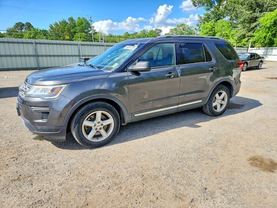 2018 FORD Explorer