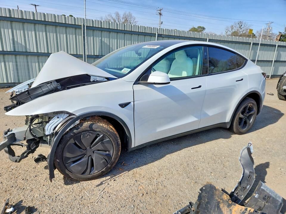2026 TESLA Model Y