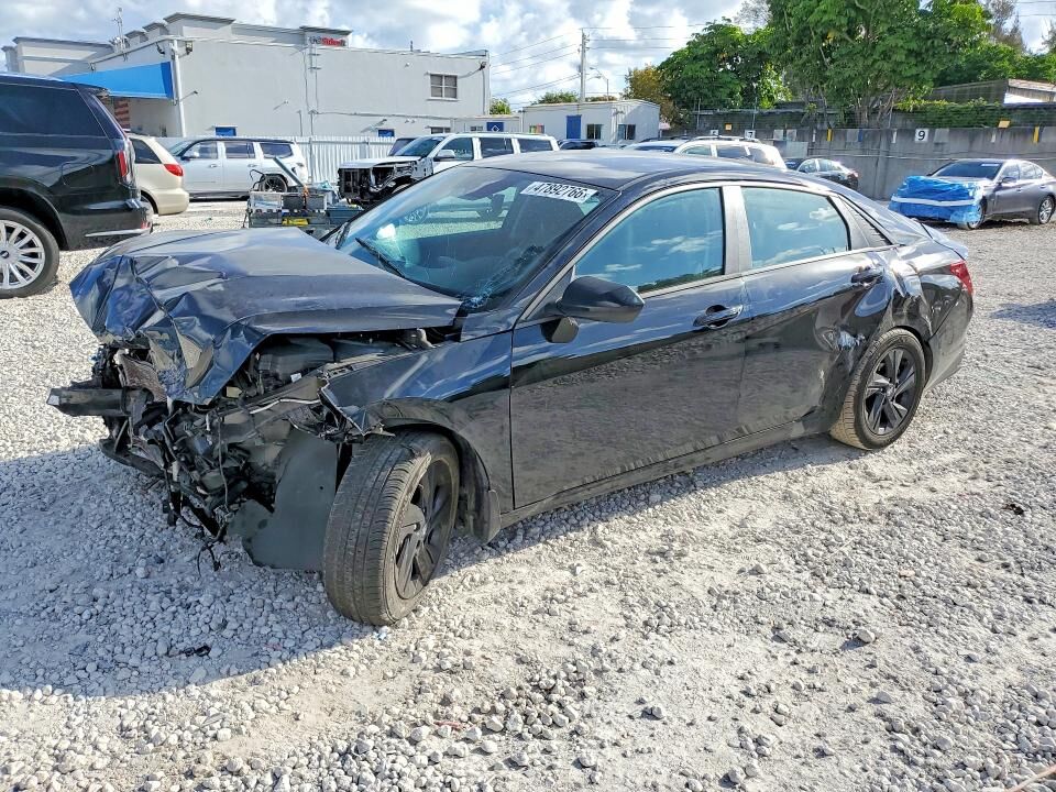 2022 HYUNDAI Elantra