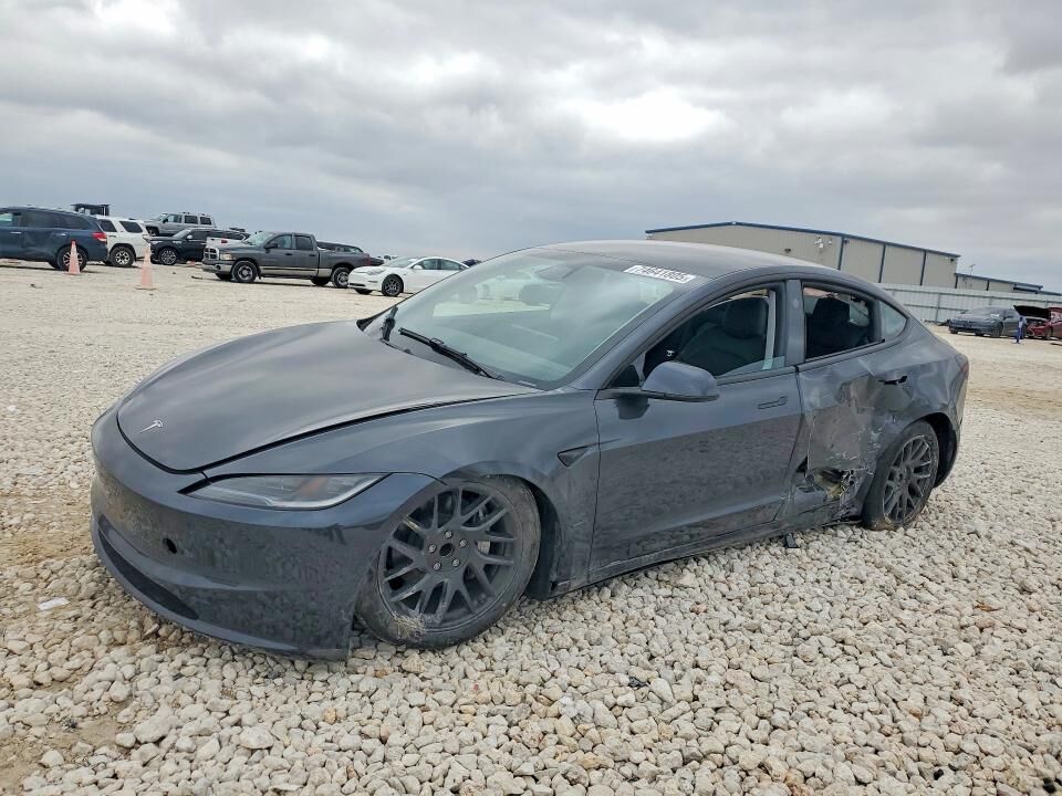 2024 TESLA Model 3
