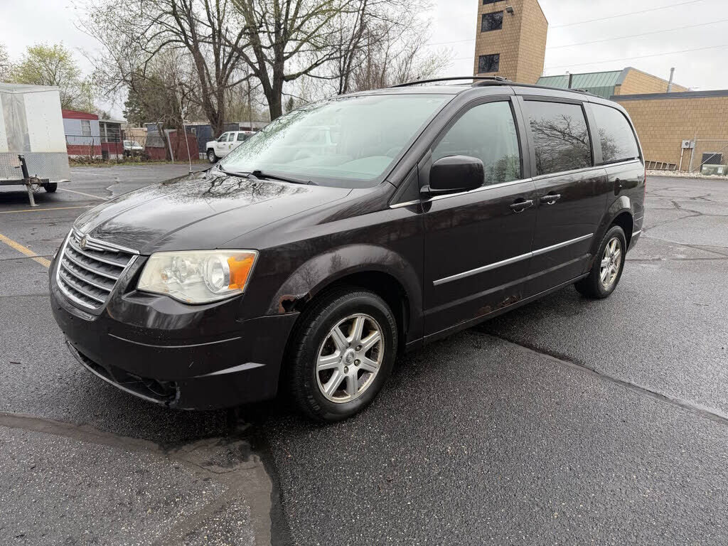 2010 CHRYSLER Town and Country