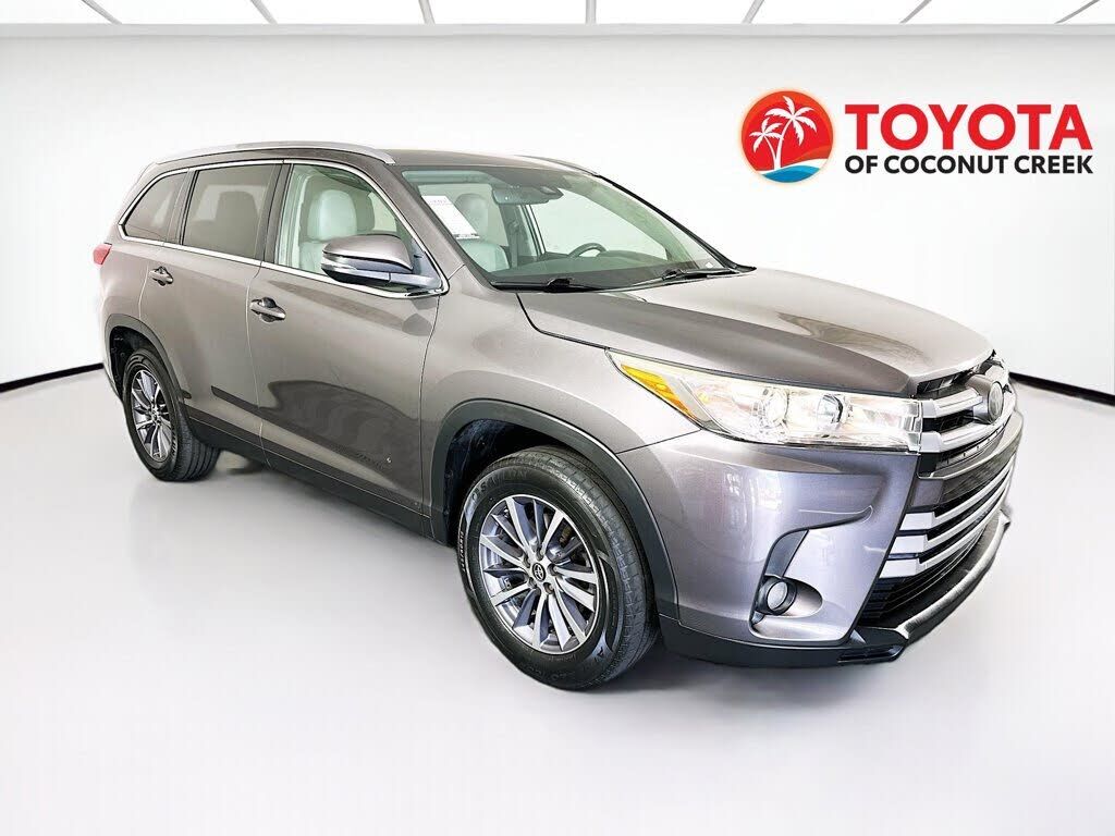 2019 TOYOTA Highlander