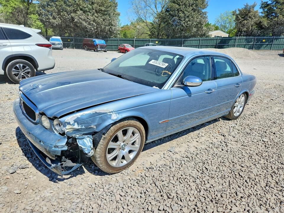 2004 JAGUAR Vanden Plas