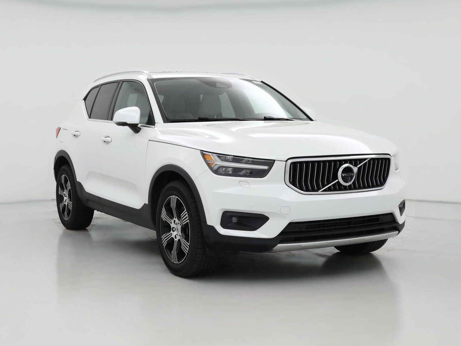 2021 VOLVO XC40
